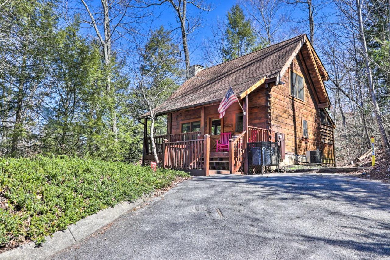 Cozy Cabin With Hot Tub In The Heart Of Pigeon Forge Βίλα Εξωτερικό φωτογραφία