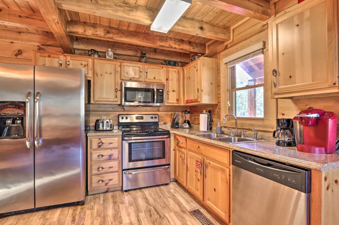 Cozy Cabin With Hot Tub In The Heart Of Pigeon Forge Βίλα Εξωτερικό φωτογραφία