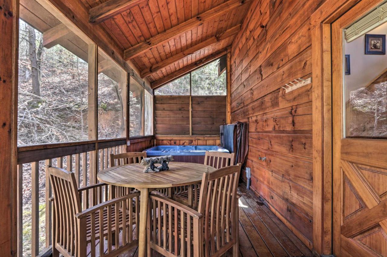 Cozy Cabin With Hot Tub In The Heart Of Pigeon Forge Βίλα Εξωτερικό φωτογραφία